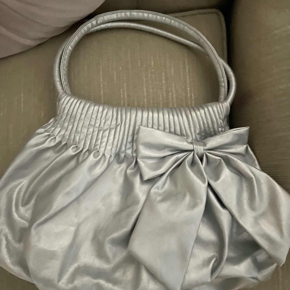 American Eagle Elegant Silver Slouch Shoulder Handbag with Bow